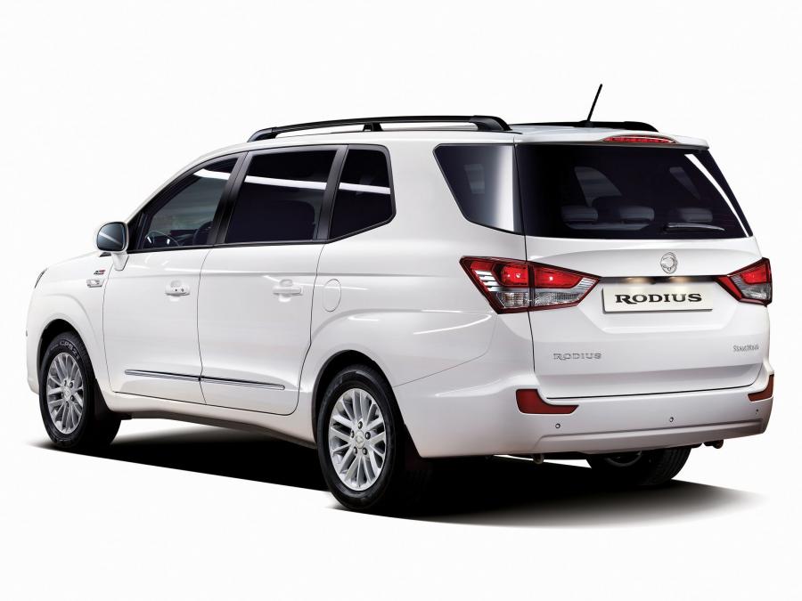  SsangYong Rodius 2013 года  (фото 7 из 12)